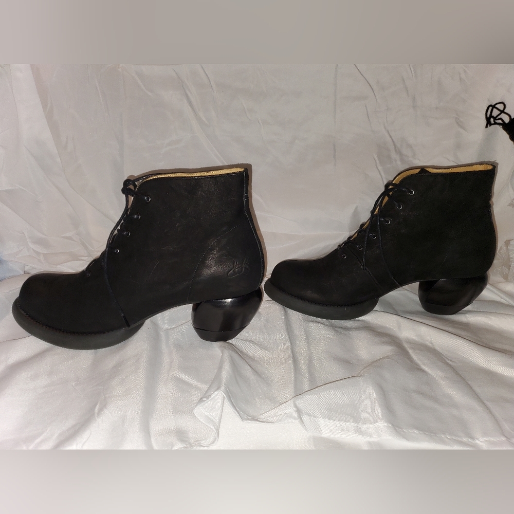 Fluevog Boot - Picture 3 of 12